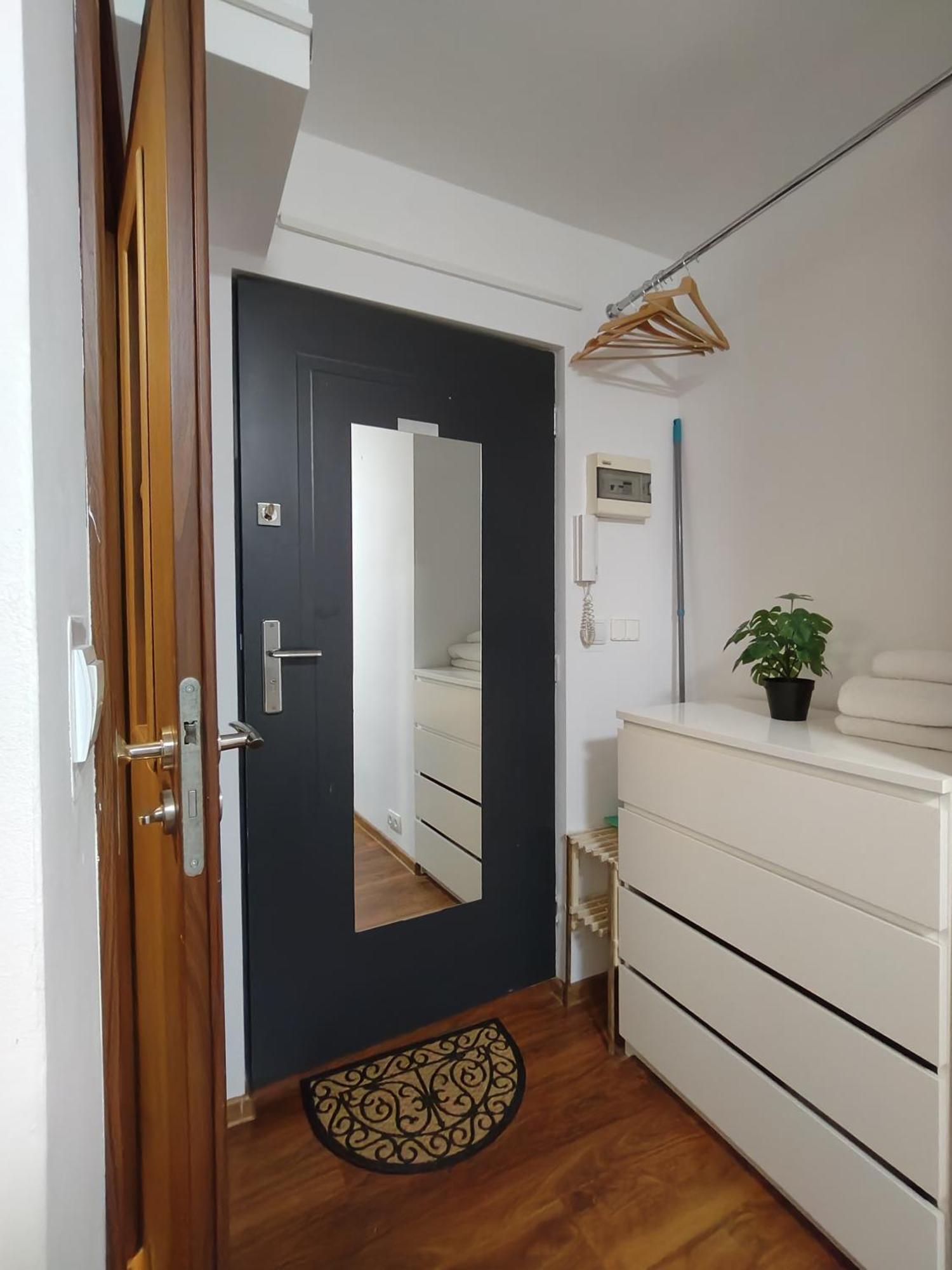 Hollidays Centrum Apartments Варшава Экстерьер фото